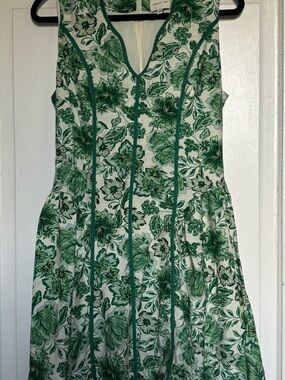Adelyn Rae Green and White Floral V-Neck Fit-and-Flare Dress